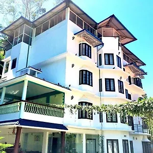 Blue Berg Munnar
